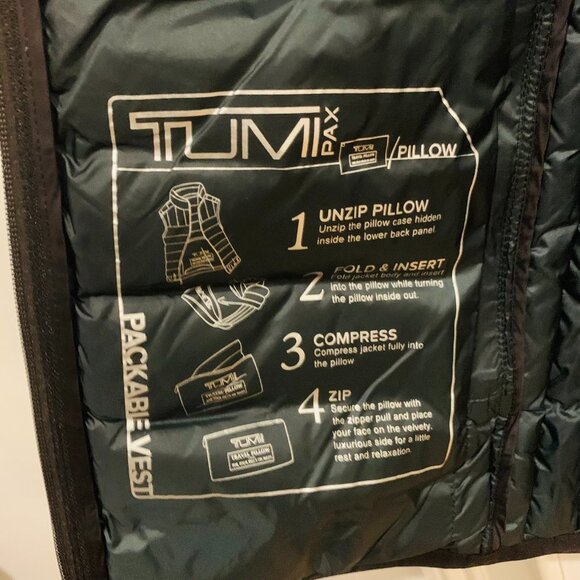 NEW without tags Black TUMI Pax Vest Pillow Down Size Large - Picture 7 of 7
